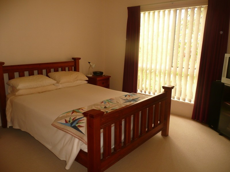 15 Buckler Court, Redland Bay QLD 4165