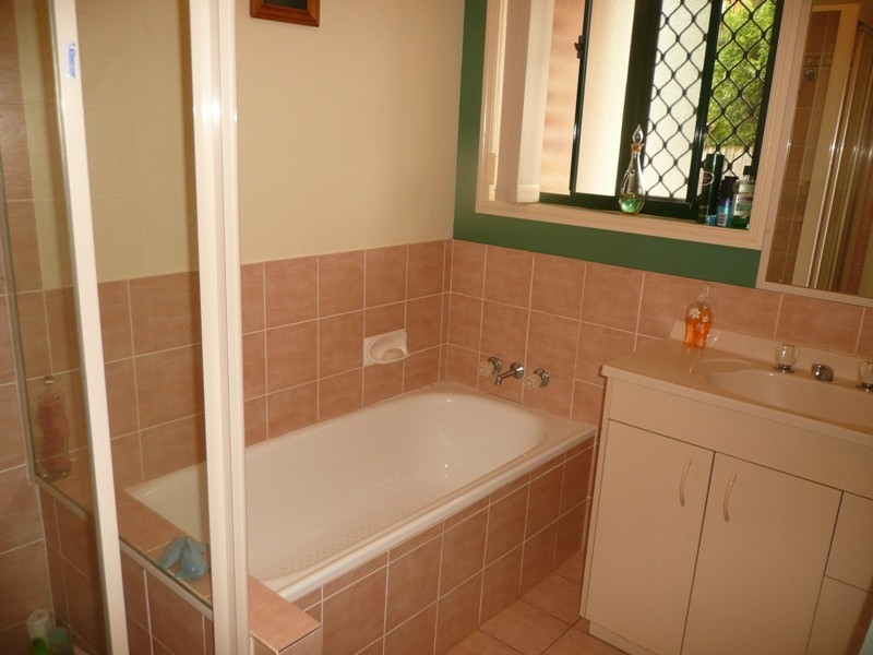 4 Minetta Street, Victoria Point QLD 4165