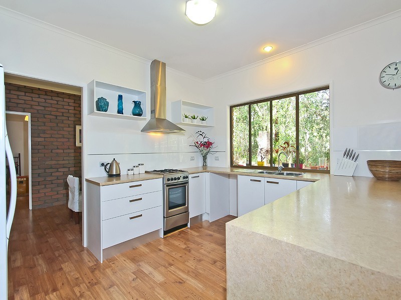 98 Avalon Road, Sheldon QLD 4157