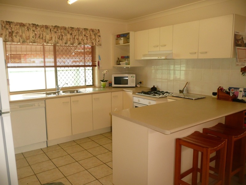 11 Darren Close, Victoria Point QLD 4165