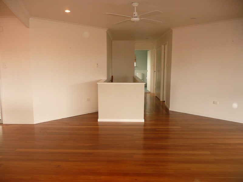 8 Beach Court, Victoria Point QLD 4165