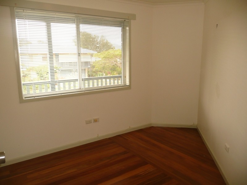 8 Beach Court, Victoria Point QLD 4165