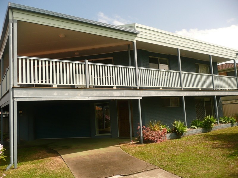 8 Beach Court, Victoria Point QLD 4165