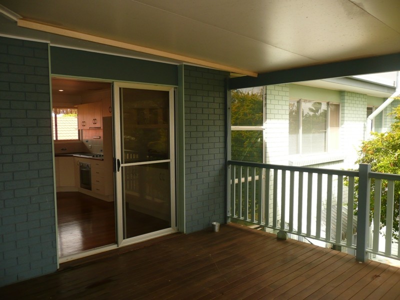 8 Beach Court, Victoria Point QLD 4165