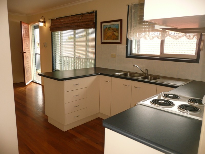 8 Beach Court, Victoria Point QLD 4165