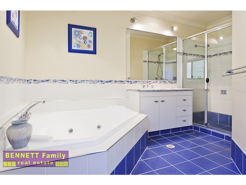 4 Pentland Close, Birkdale QLD 4159