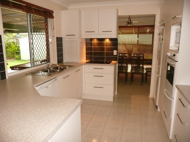 35 Jeanne Drive, Victoria Point QLD 4165