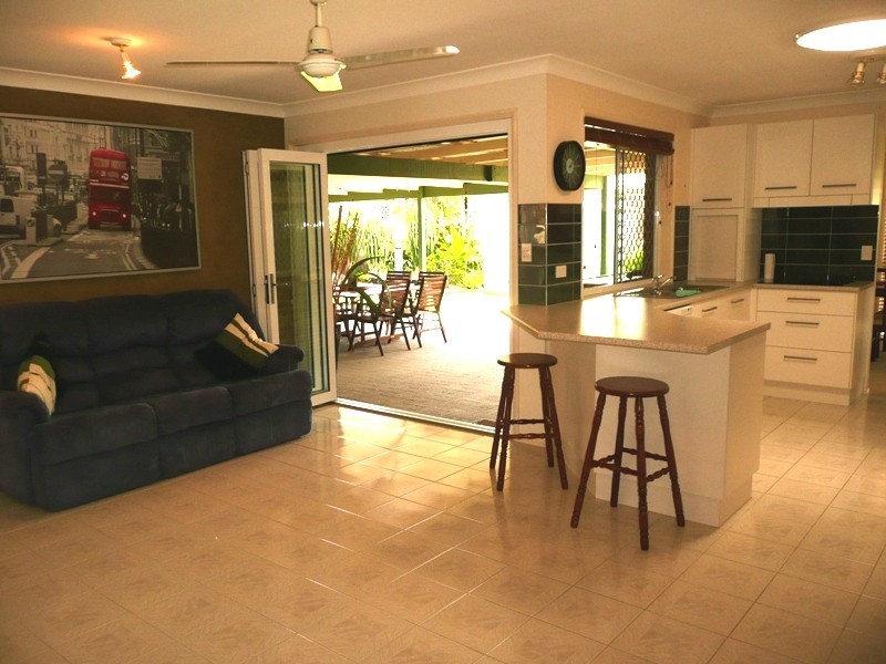 35 Jeanne Drive, Victoria Point QLD 4165