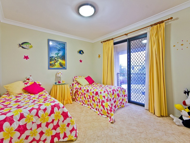 9 Orpheus Place, Redland Bay QLD 4165
