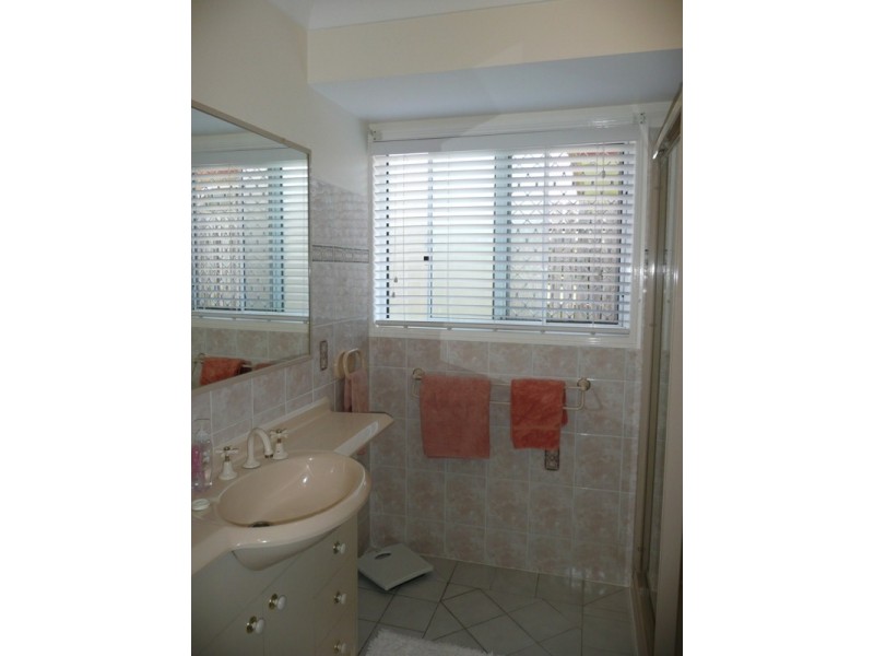 16 Montrose Place, Redland Bay QLD 4165