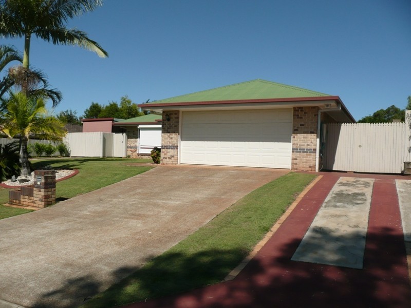 16 Montrose Place, Redland Bay QLD 4165