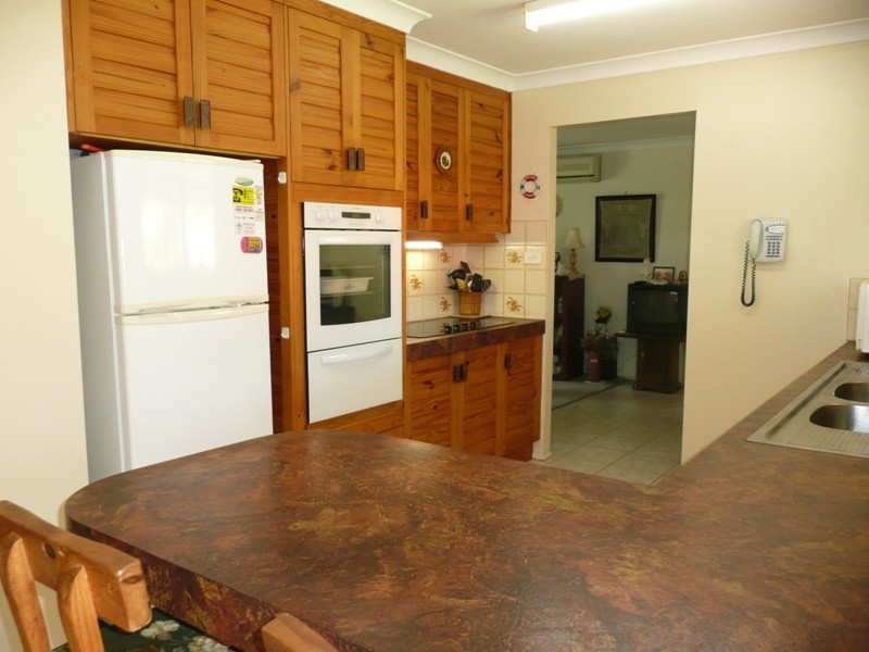 2 Octavia Street, Victoria Point QLD 4165