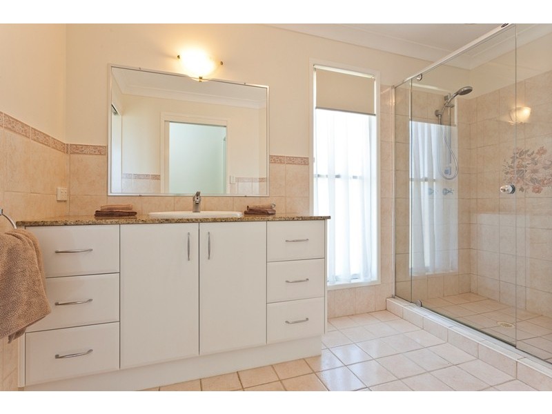 37 Adrian Street, Victoria Point QLD 4165