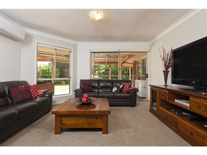 4 Westburn Court, Redland Bay QLD 4165
