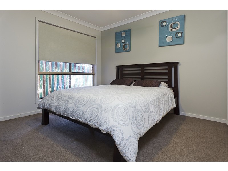 4 Westburn Court, Redland Bay QLD 4165