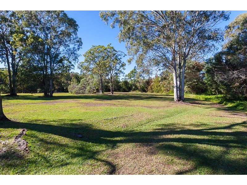 34 Robin Parade, Victoria Point QLD 4165