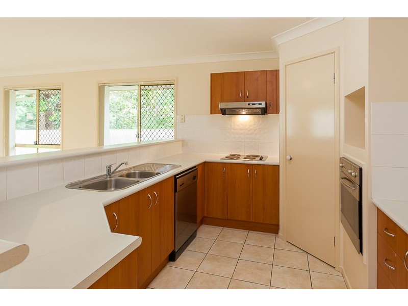 1 Jay Crescent, Redland Bay QLD 4165