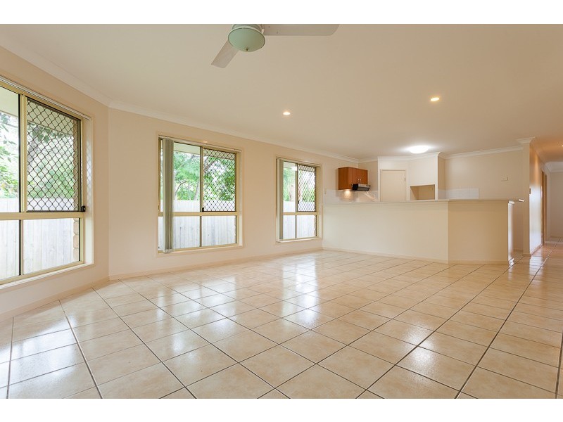 1 Jay Crescent, Redland Bay QLD 4165