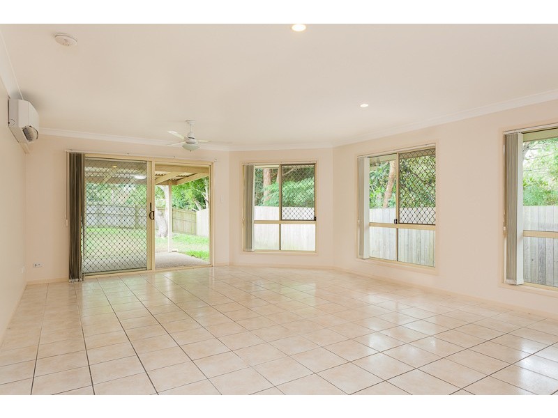 1 Jay Crescent, Redland Bay QLD 4165