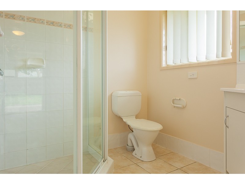 1 Jay Crescent, Redland Bay QLD 4165