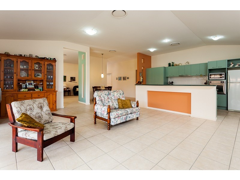 13 Gladebourne Crescent, Victoria Point QLD 4165