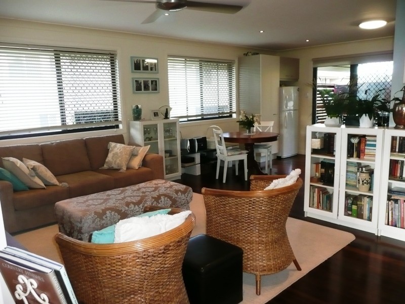 8 Wattle Street, Victoria Point QLD 4165