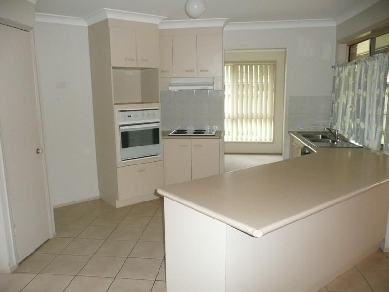 37 School Road, Victoria Point QLD 4165