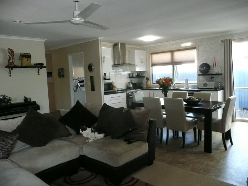 8 Strachan Road, Victoria Point QLD 4165