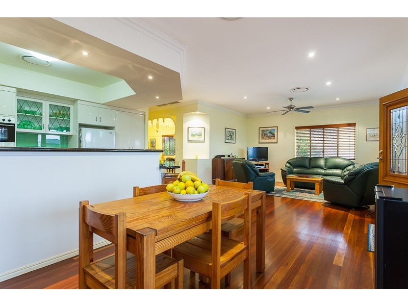 12 Irwin Place, Redland Bay QLD 4165