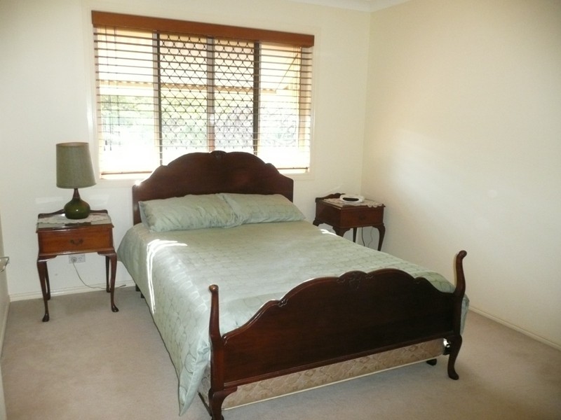 12 Irwin Place, Redland Bay QLD 4165