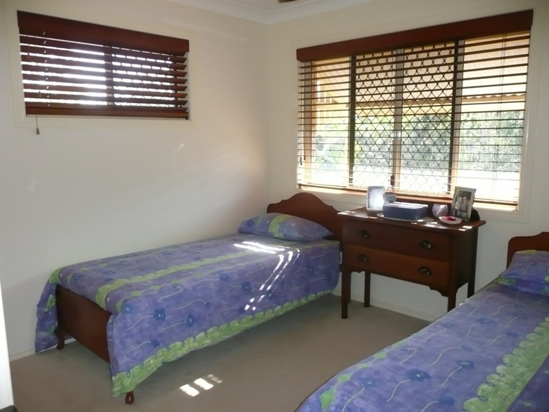 12 Irwin Place, Redland Bay QLD 4165