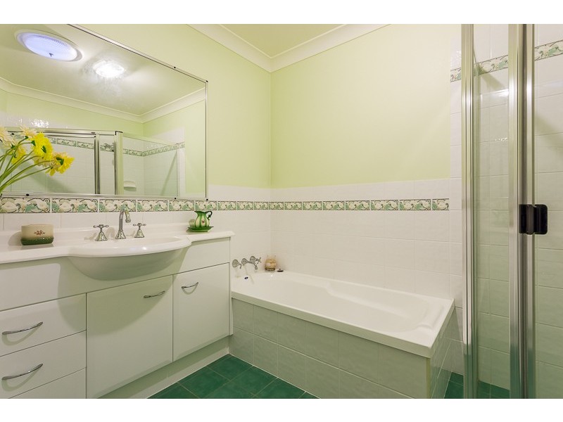 12 Irwin Place, Redland Bay QLD 4165