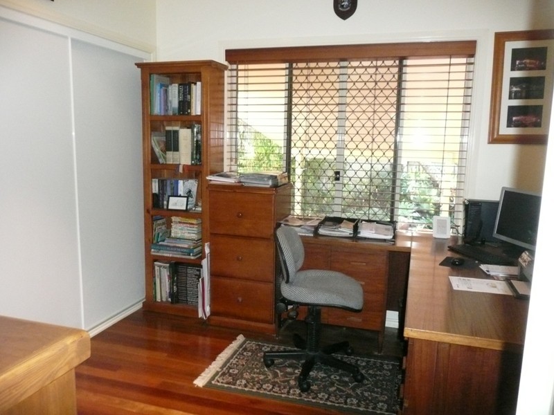 12 Irwin Place, Redland Bay QLD 4165