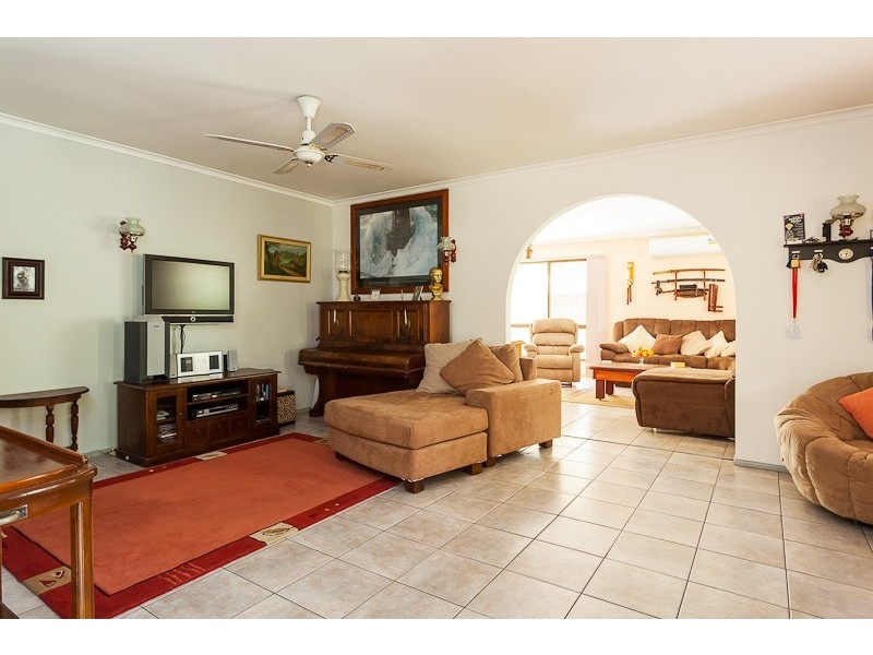 14 St Andrews Avenue, Birkdale QLD 4159