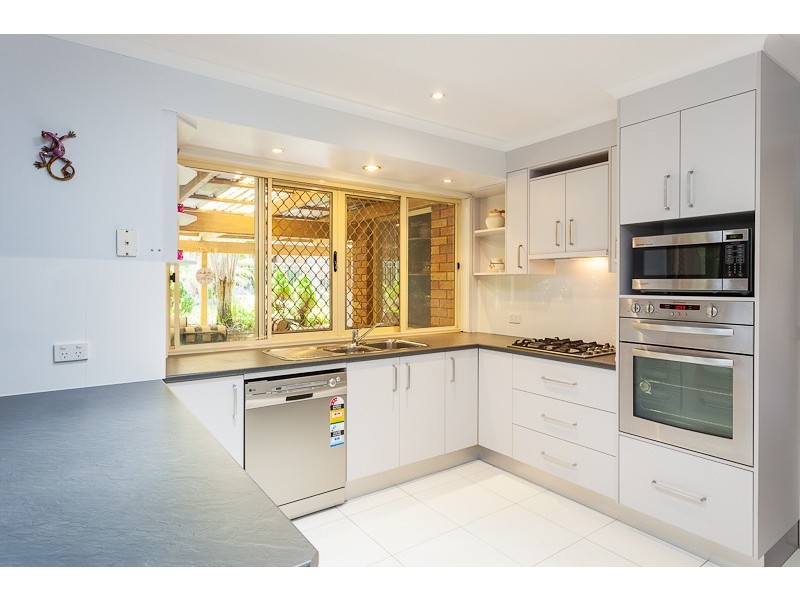 9 Muirhead Court, Victoria Point QLD 4165