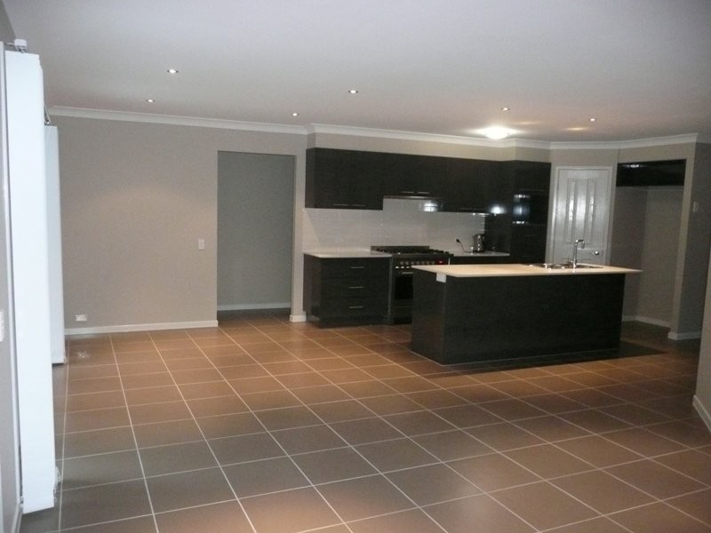 8 Estuary Avenue, Victoria Point QLD 4165