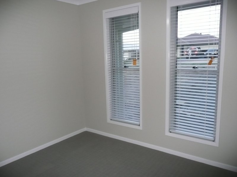 8 Estuary Avenue, Victoria Point QLD 4165