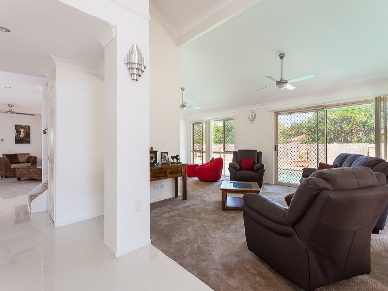 5 Beachside Court, Victoria Point QLD 4165