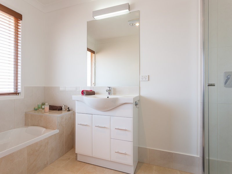 5 Beachside Court, Victoria Point QLD 4165