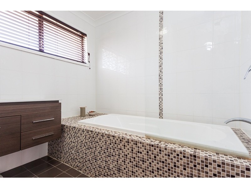 11 Cupania Street, Victoria Point QLD 4165