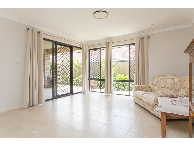 64 Ebony Crescent, Redland Bay QLD 4165