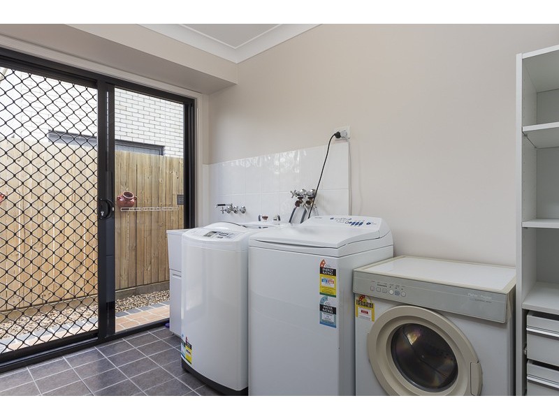 64 Ebony Crescent, Redland Bay QLD 4165