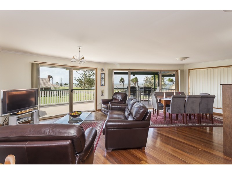 14 Finuge Court, Victoria Point QLD 4165