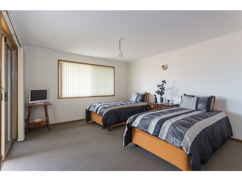 14 Finuge Court, Victoria Point QLD 4165