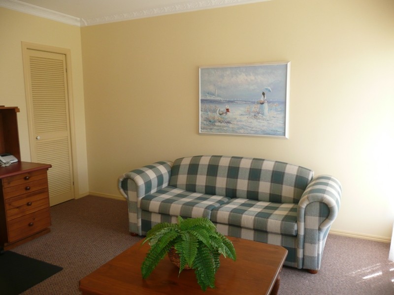 16 Moore Street, Victoria Point QLD 4165