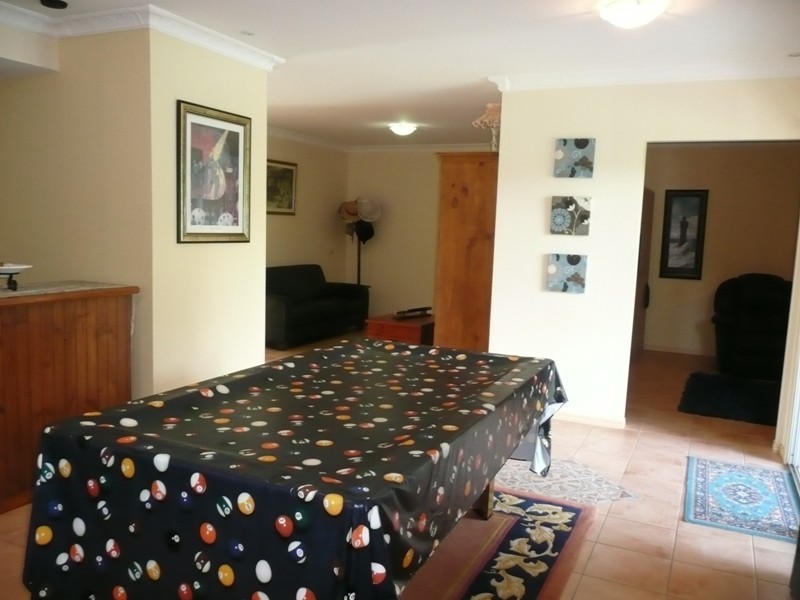 16 Moore Street, Victoria Point QLD 4165