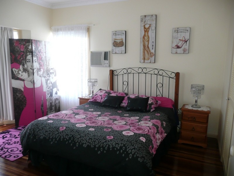 16 Moore Street, Victoria Point QLD 4165