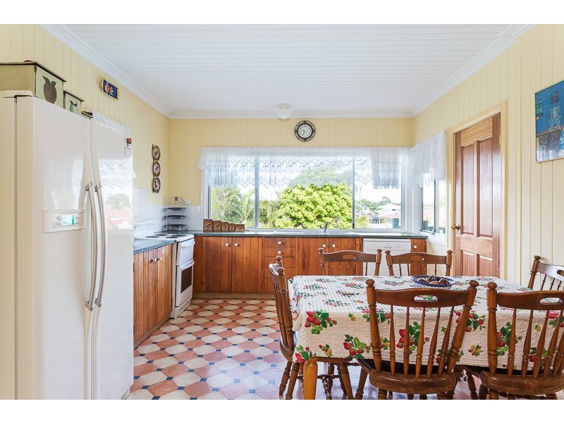 16 Moore Street, Victoria Point QLD 4165