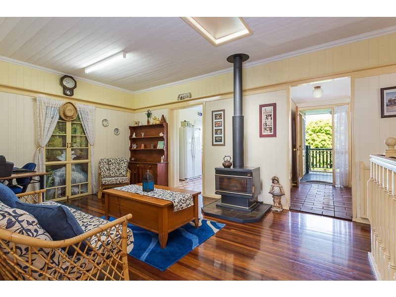 16 Moore Street, Victoria Point QLD 4165