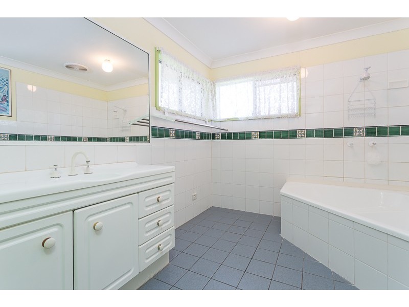 16 Moore Street, Victoria Point QLD 4165